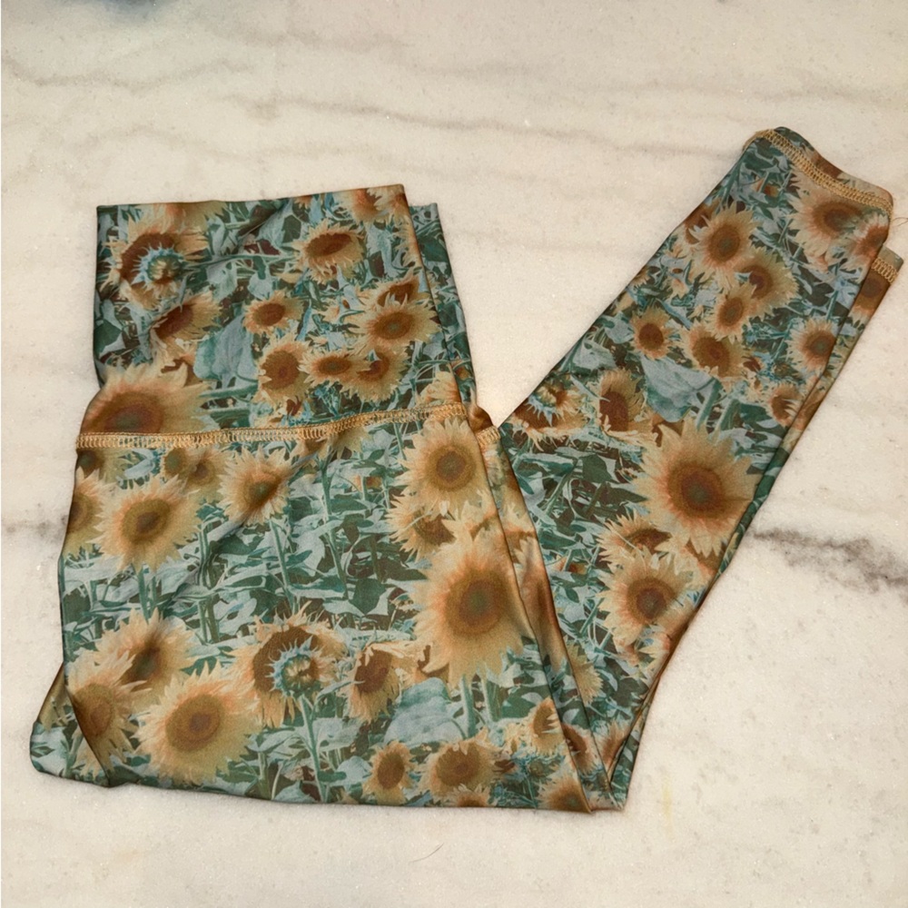 TEEKI • Sunflower and Leaf Print Leggings